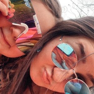 Meet your Posher, Ava